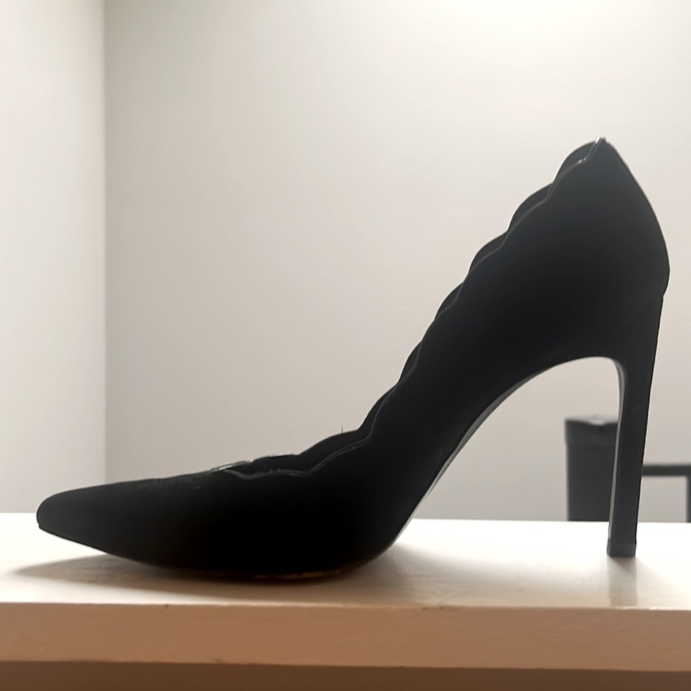 Stewart Weitzman Black Scallop Pumps